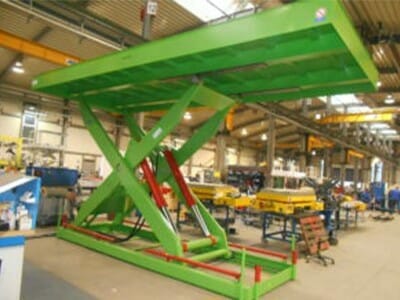 Photo Plant lifting table in green